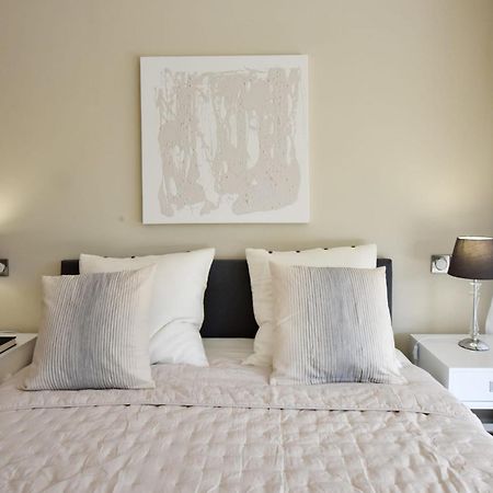 Cannes - 2-Br Flat 15-Min Walk To The Beaches Bagian luar foto