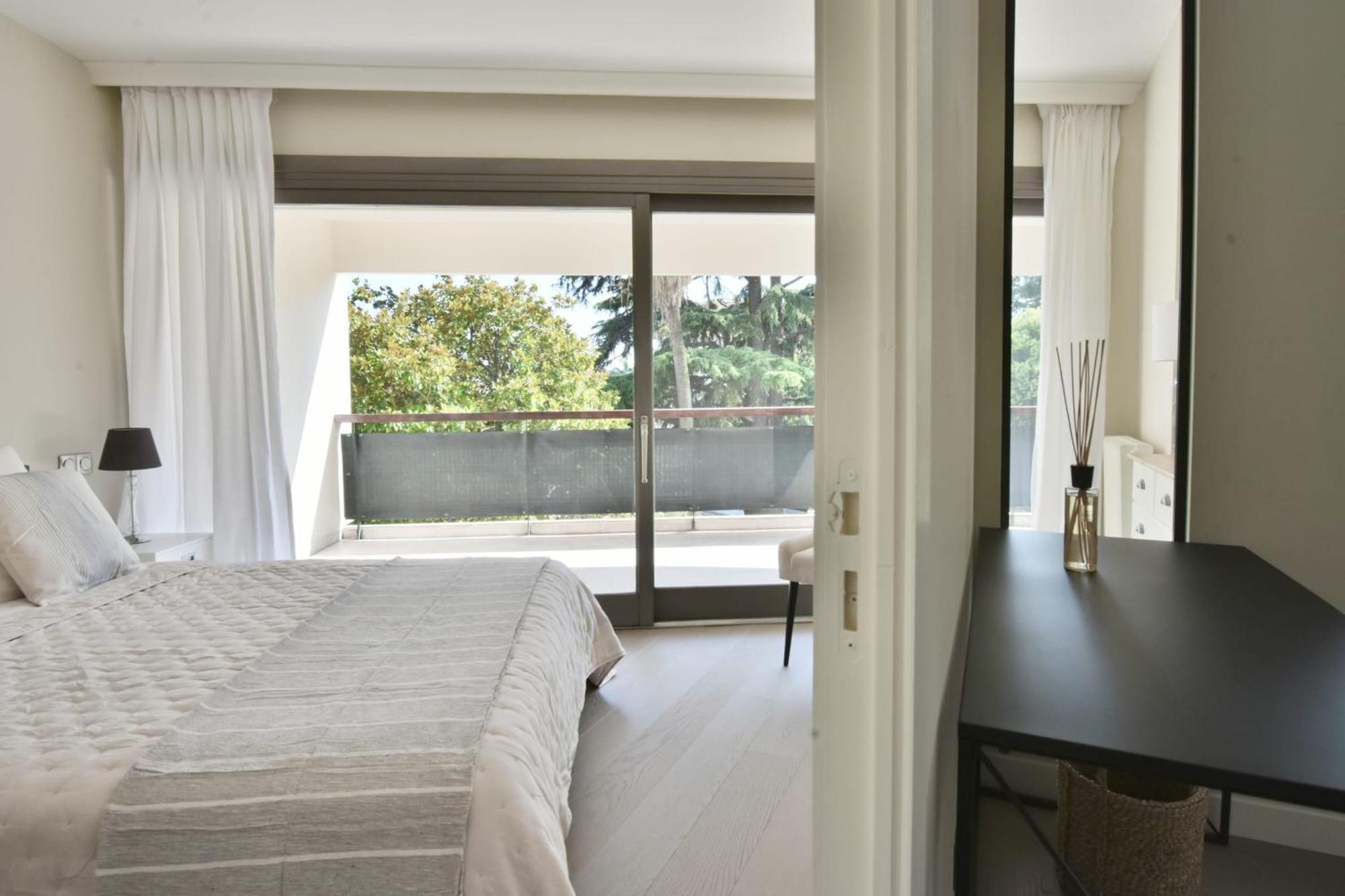 Cannes - 2-Br Flat 15-Min Walk To The Beaches Bagian luar foto